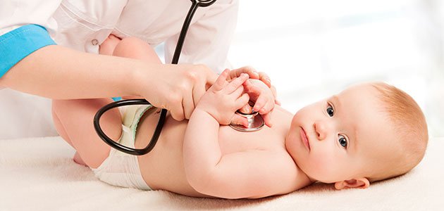 bebê e pediatra, curso PALS, estetoscópio